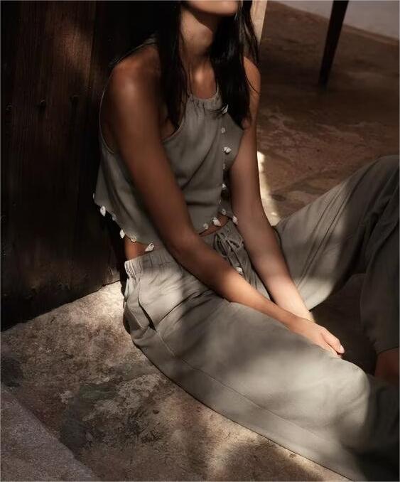 Weite Hose mit Perlen