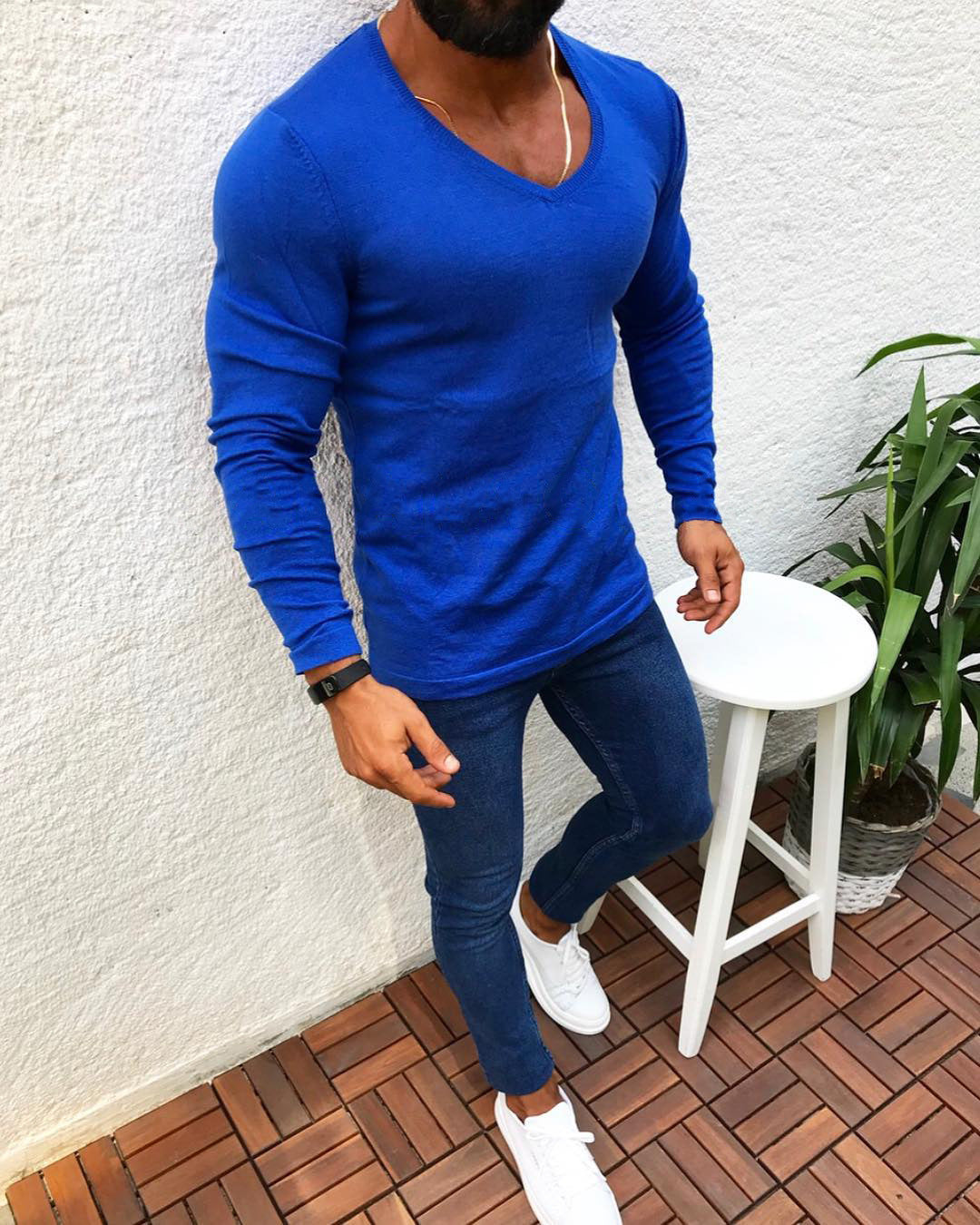 Herren figurbetontes Longsleeve aus Baumwolle mit V-Ausschnitt Stilzeits