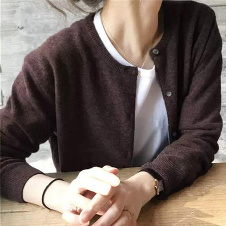 Damen Strickjacke mit feiner Textur und eleganten Knopfdetails Stilzeits