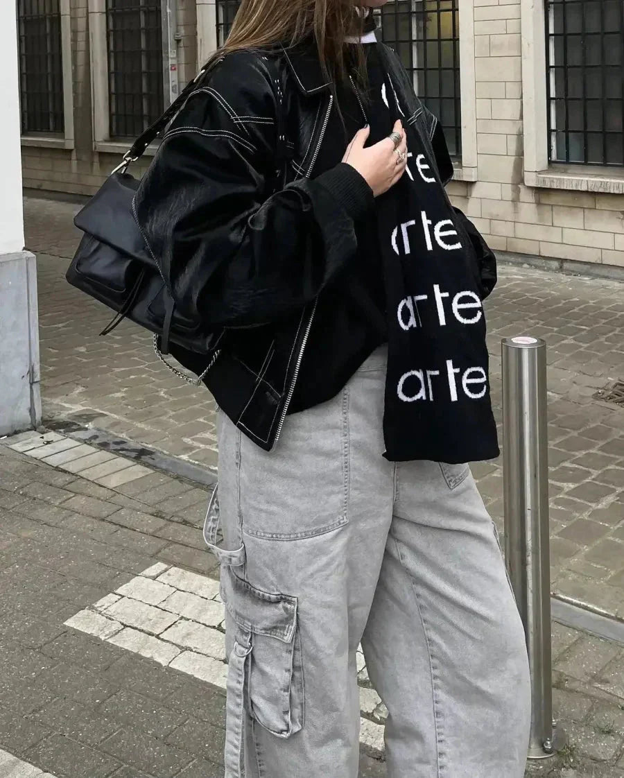 Damen Bomberjacke aus vintage, wasserfestem Leder von Claudia