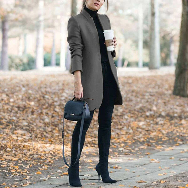 Wollblazer mit hochgeschlossenem Kragen