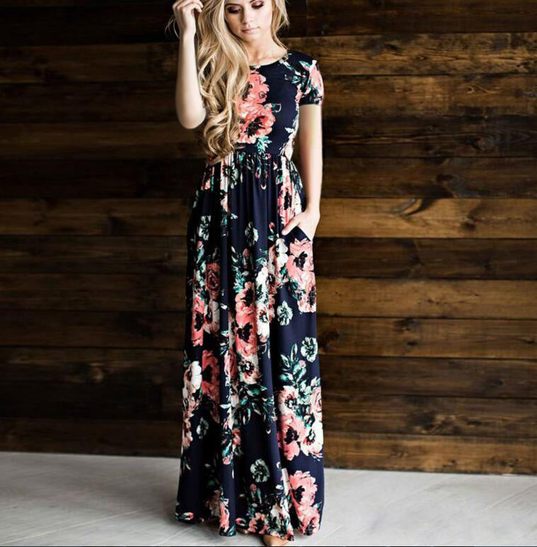 Langes Blumenkleid von Fudus mit weitem Saum