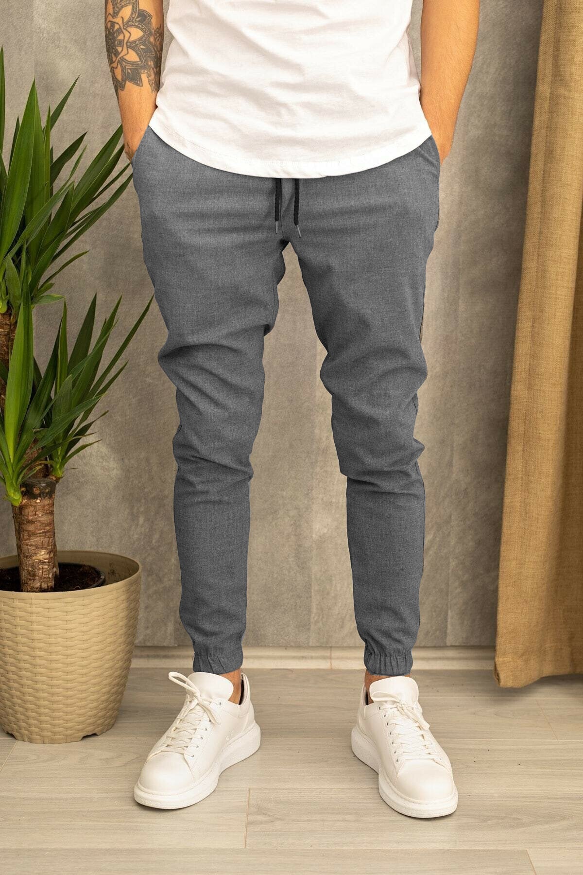 Herren Slim-Fit Jogginghose mit elastischem Bund und praktischen Seitenklapptaschen Stilzeits