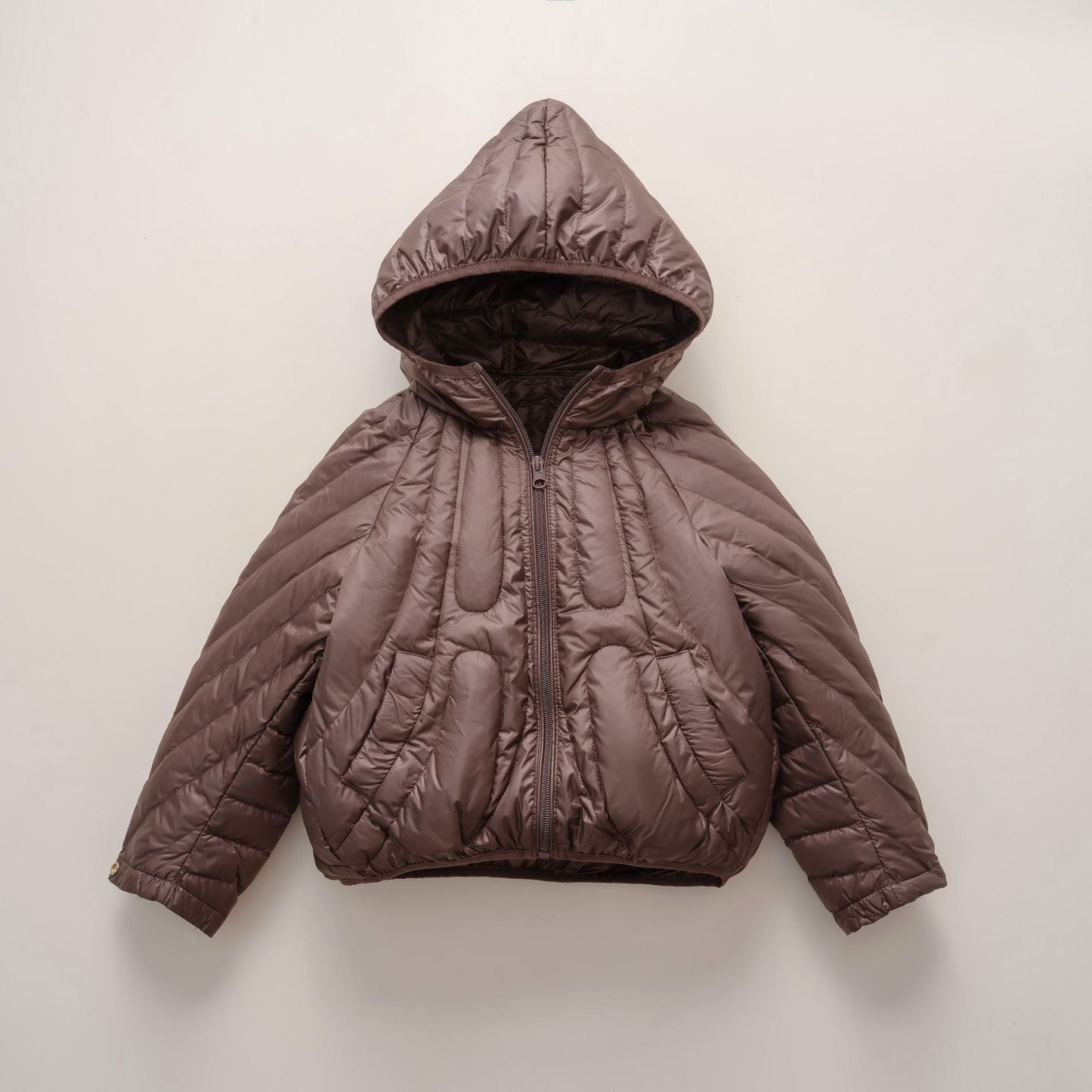 Damen gesteppte Jacke mit Kapuze und trendigem Design Stilzeits