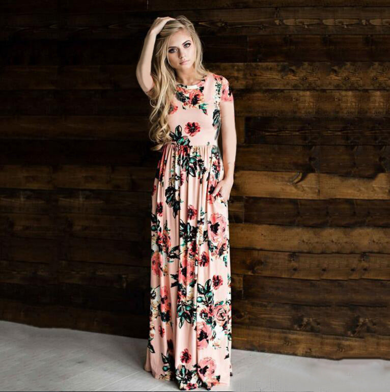 Langes Blumenkleid von Fudus mit weitem Saum