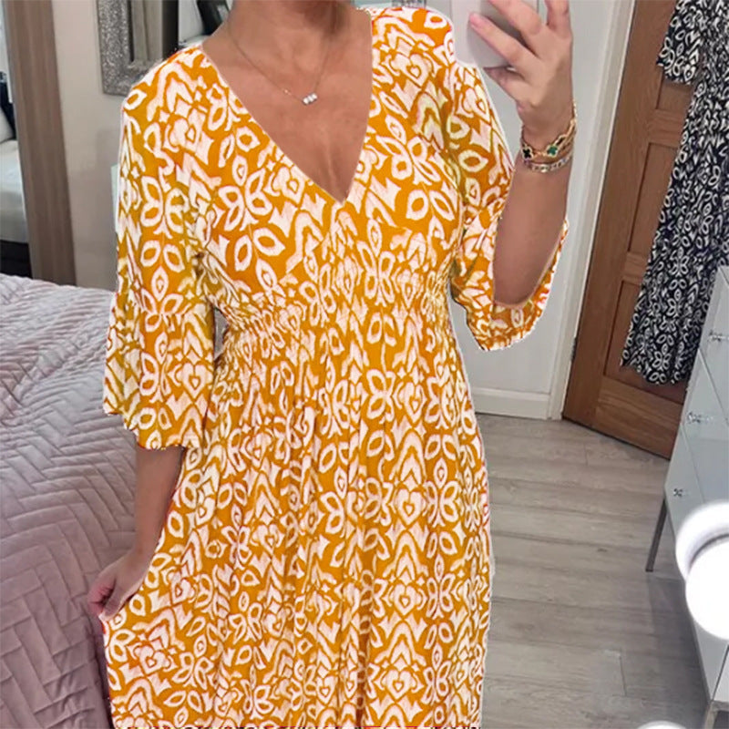 Strandkleid von Fudus: Chic, locker geschnittenes Maxikleid mit V-Ausschnitt und Blumenmuster