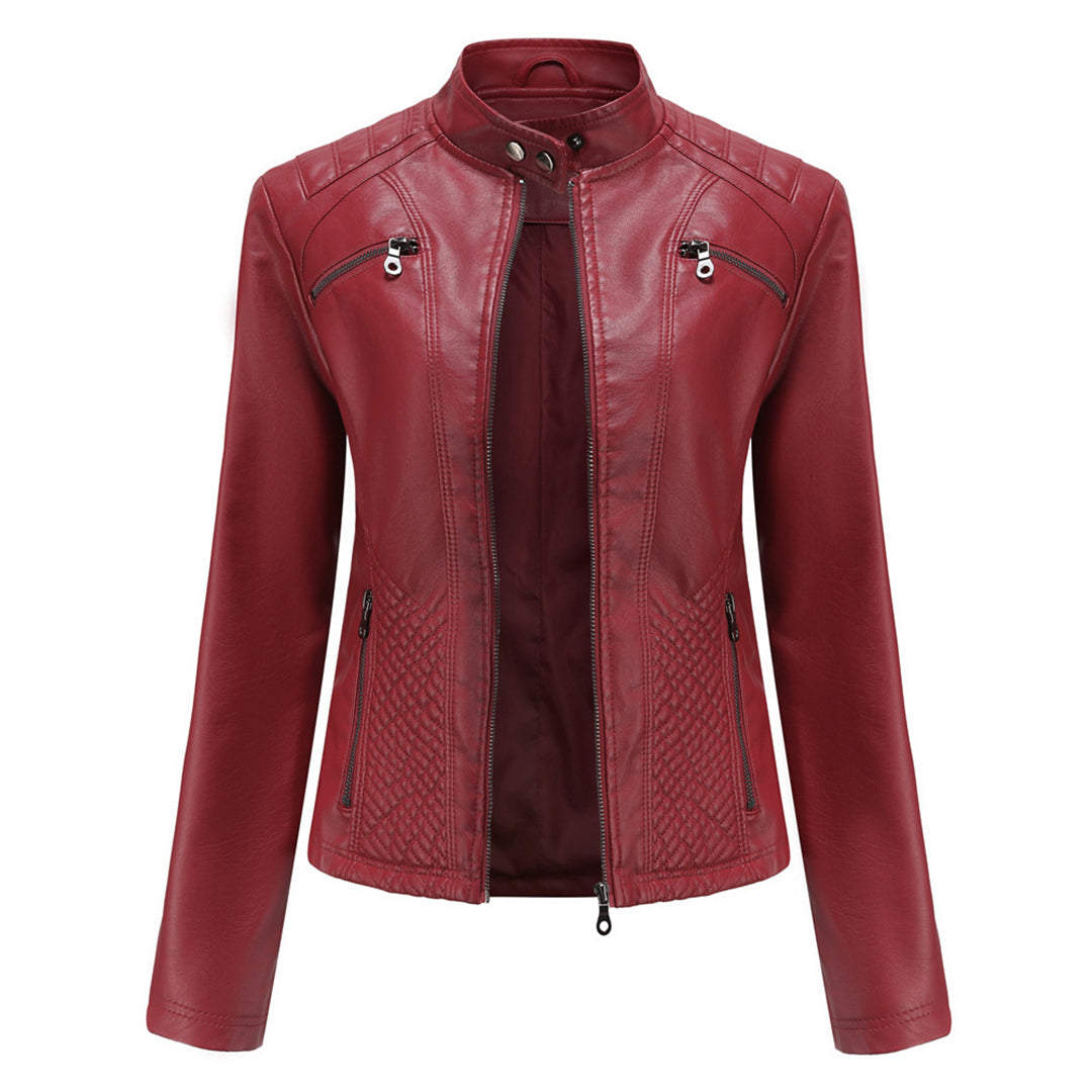 Xandrah: Eine modische Lederjacke