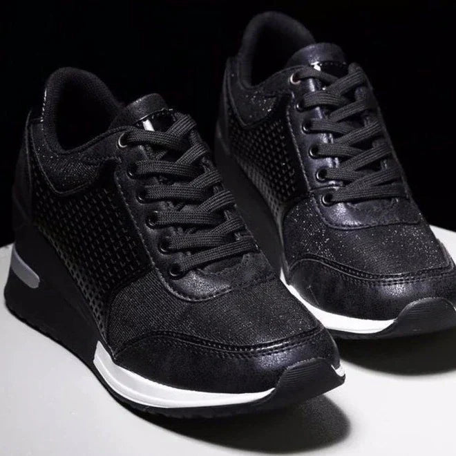 Cami Keile Sneakers
