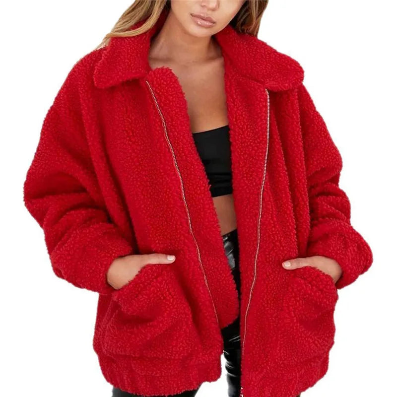 Damen Teddymantel aus Kunstfell – elegant und warm von Lunetra