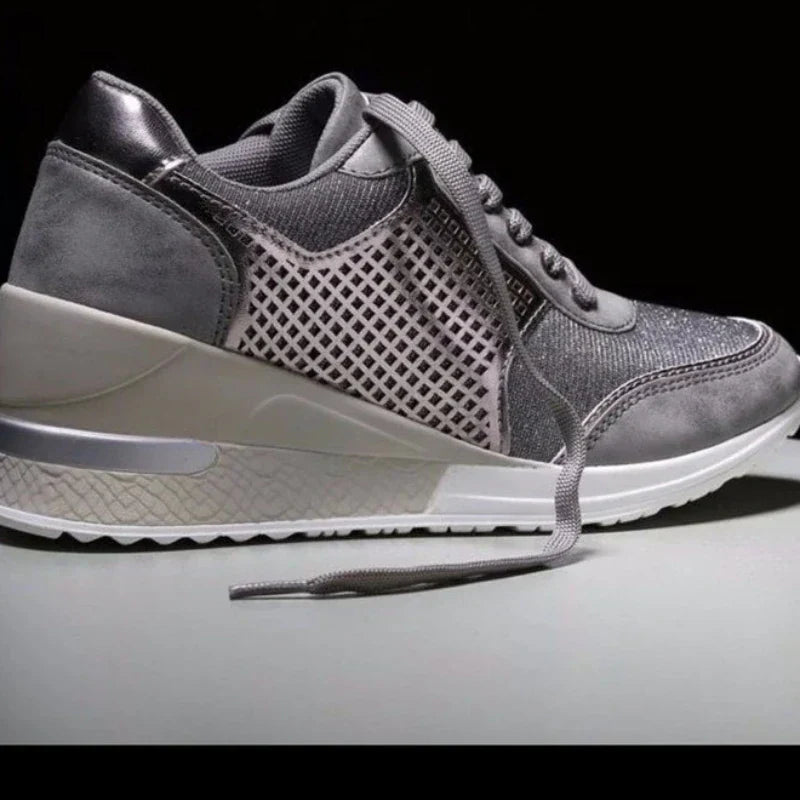 Cami Keile Sneakers