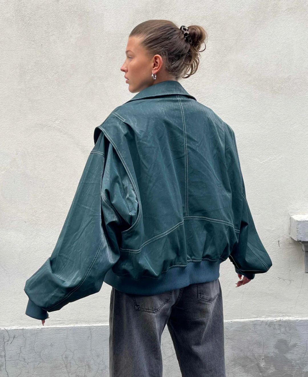 Damen Bomberjacke aus vintage, wasserfestem Leder von Claudia