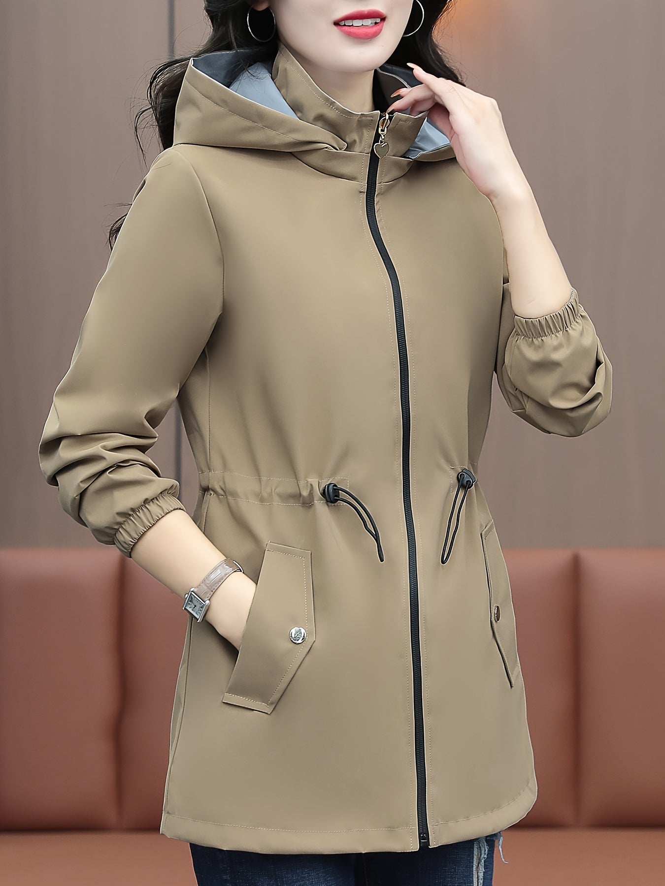 Wendejacke mit Kapuze in Schwarz von Reinica für verschiedene Looks