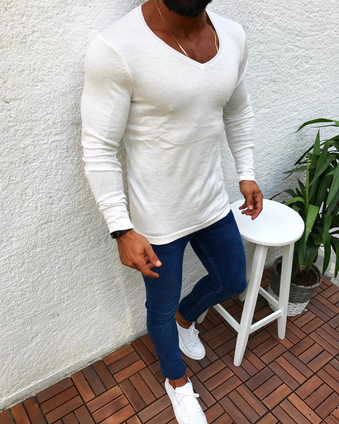 Herren figurbetontes Longsleeve aus Baumwolle mit V-Ausschnitt Stilzeits