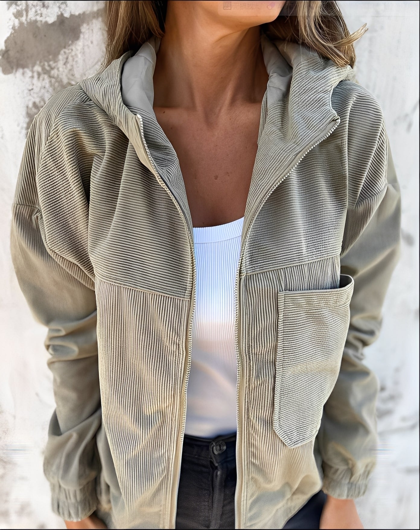 Stilzeits | Lässige Cord-Jacke mit Kapuze für Frauen