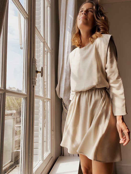 Damen Kleid mit elegante Raffung und angeschnittenen Ärmeln Stilzeits