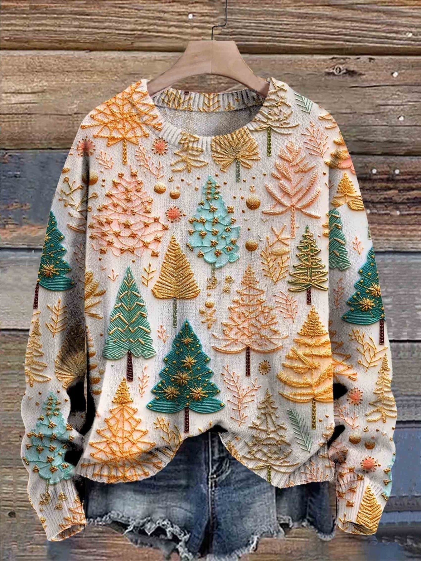 Weihnachtssweater von Céline™ mit Weihnachtsbaum-Motiv