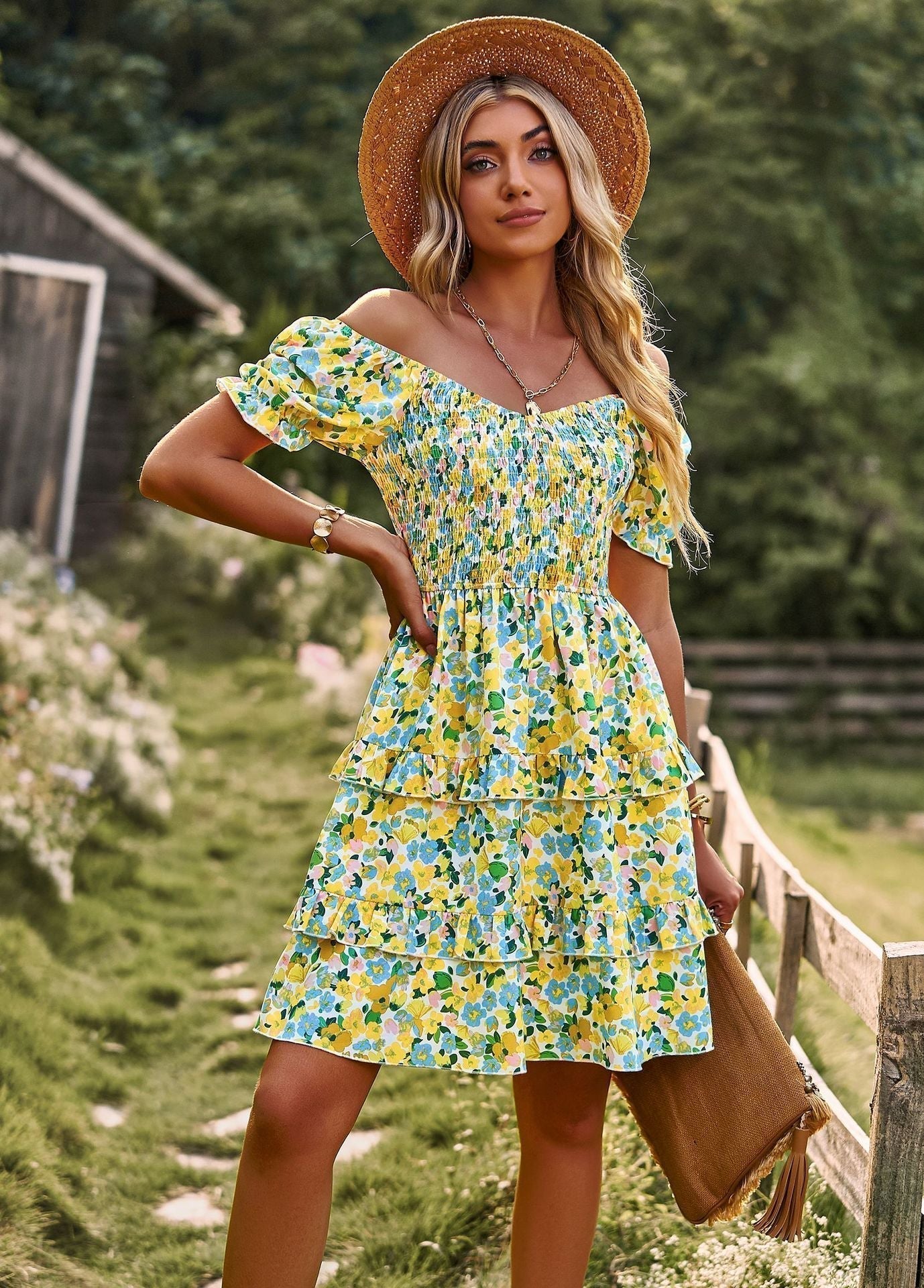 Fudus Blumen-Sommerkleid mit kurzen Ärmeln und Off-Shoulder-Ausschnitt