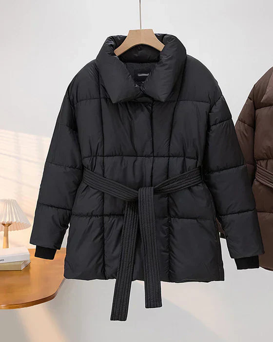 Stilzeits | Wattierte Jacke mit Revers In Schlichter Farbe