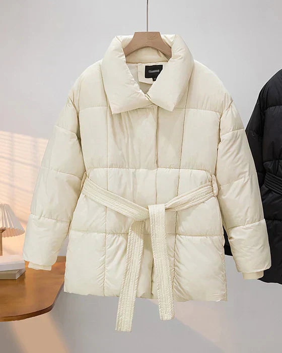 Stilzeits | Wattierte Jacke mit Revers In Schlichter Farbe