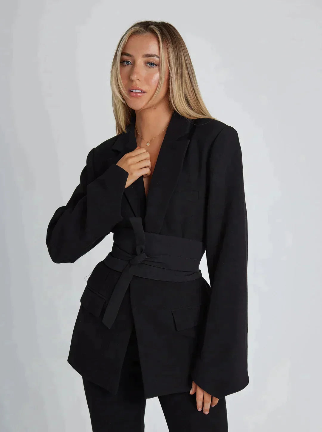 Blazer mit Gürtel von Avelena | Perfekt für formelle Anlässe