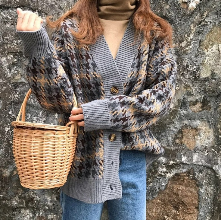 Damen Strickjacke mit modernem Hahnentrittmuster und knöpfbarem Design Stilzeits