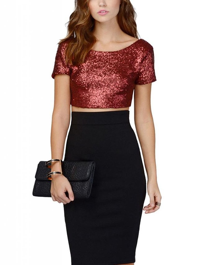 Damen Crop Top mit glamourösem Paillettenbesatz und skaterförmigem Rock Stilzeits