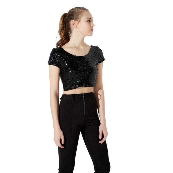 Damen Crop Top mit glamourösem Paillettenbesatz und skaterförmigem Rock Stilzeits