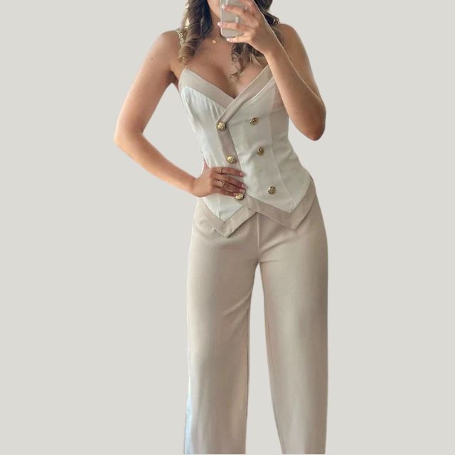 Stylisches Zweiteiler: Röhrenweste und Hose