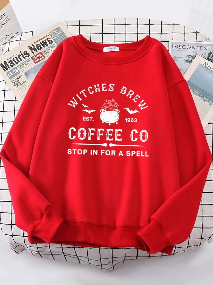 Witzige Damen-Sweatshirts mit "Witches Brew Coffee Co" Aufdruck von Fudus