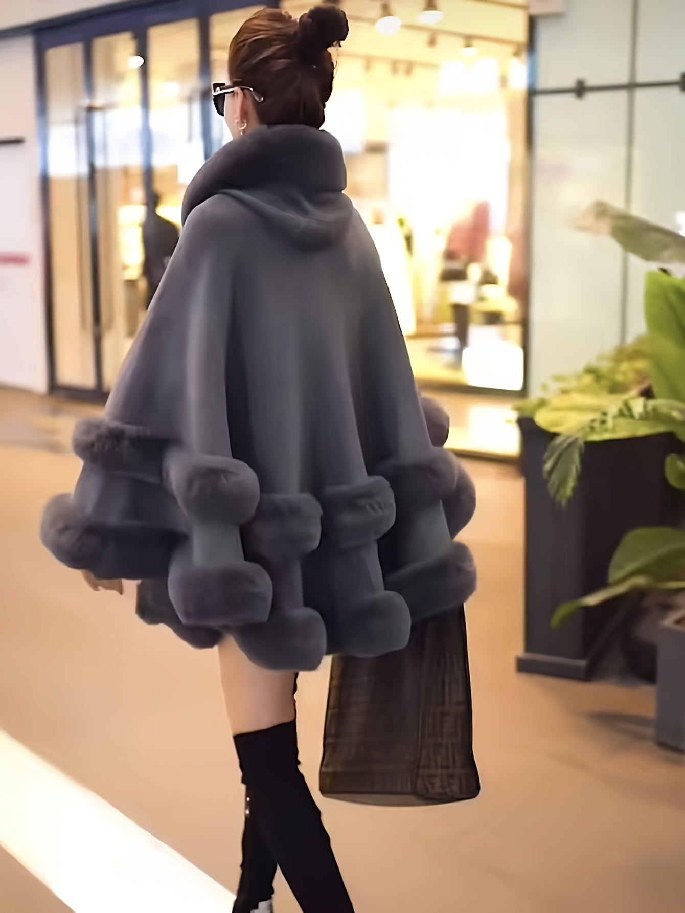 Stilzeits | Oversized Furry Cape Jacke für Frauen