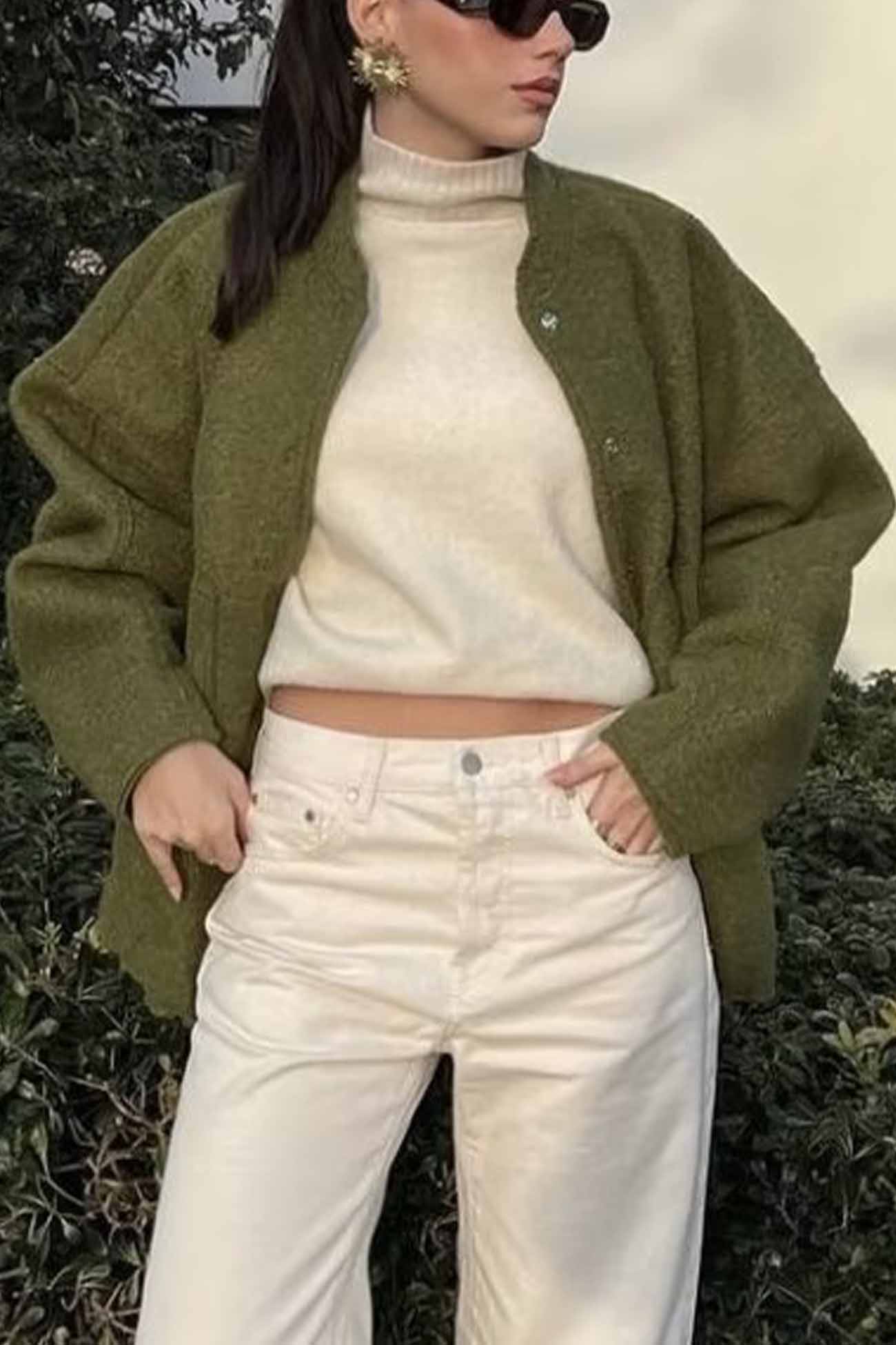 Wivella | Einfarbige Jacke mit Stehkragen und Knöpfen an den Taschen