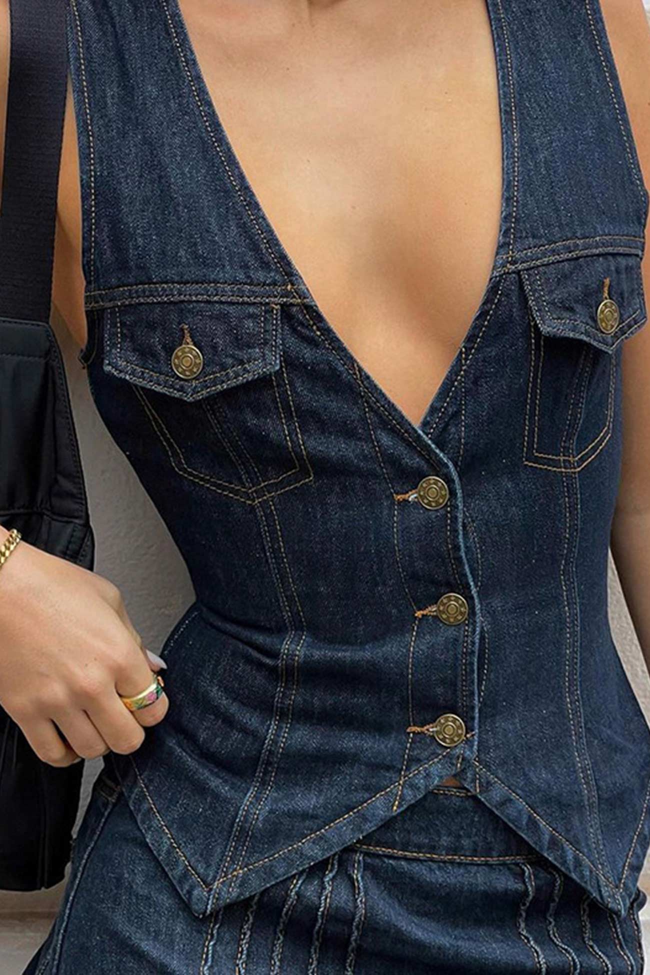 Tailliertes Denim-Tanktop mit Knopfverschluss von Fudus