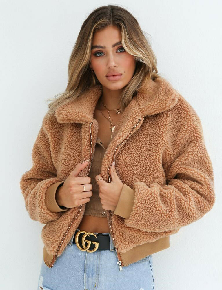 Stilzeits | Fluffy Plüschjacke