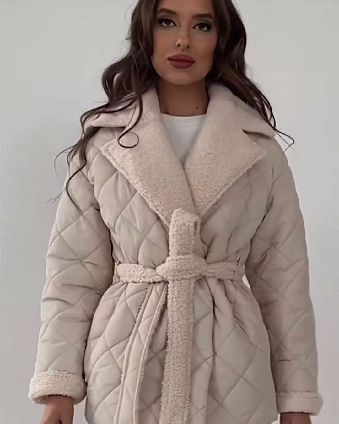 Damen gesteppte Teddyjacke mit Gürtel Stilzeits