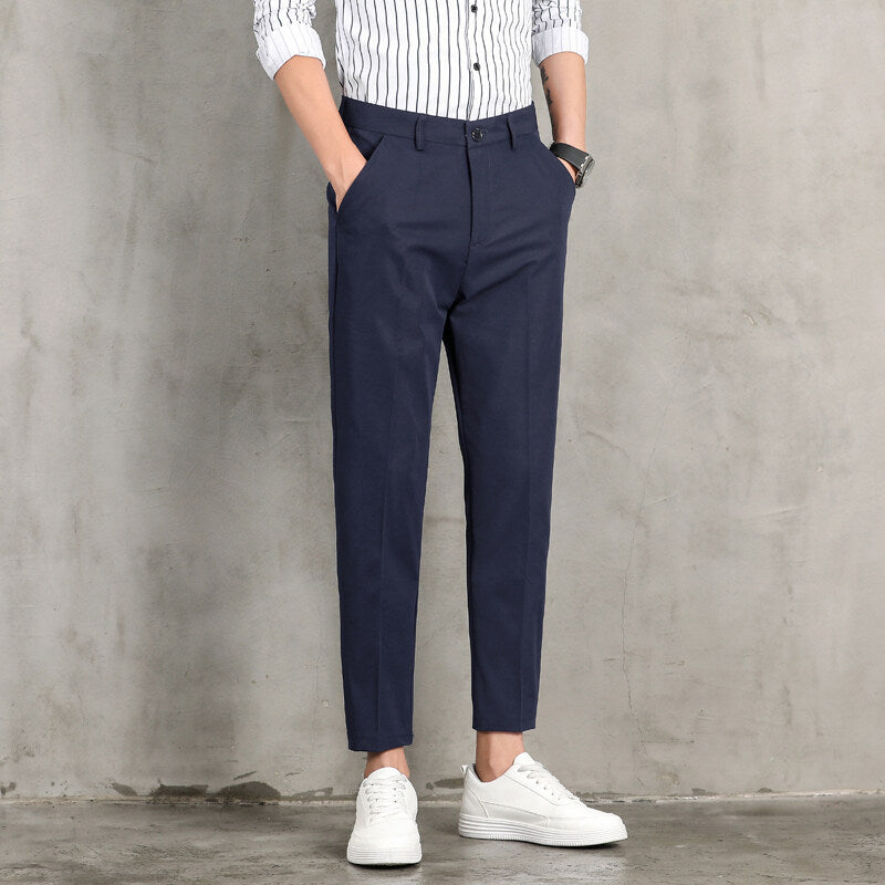 Herren moderneChinohose mit slim fit Schnitt und praktischen Seitentaschen Stilzeits