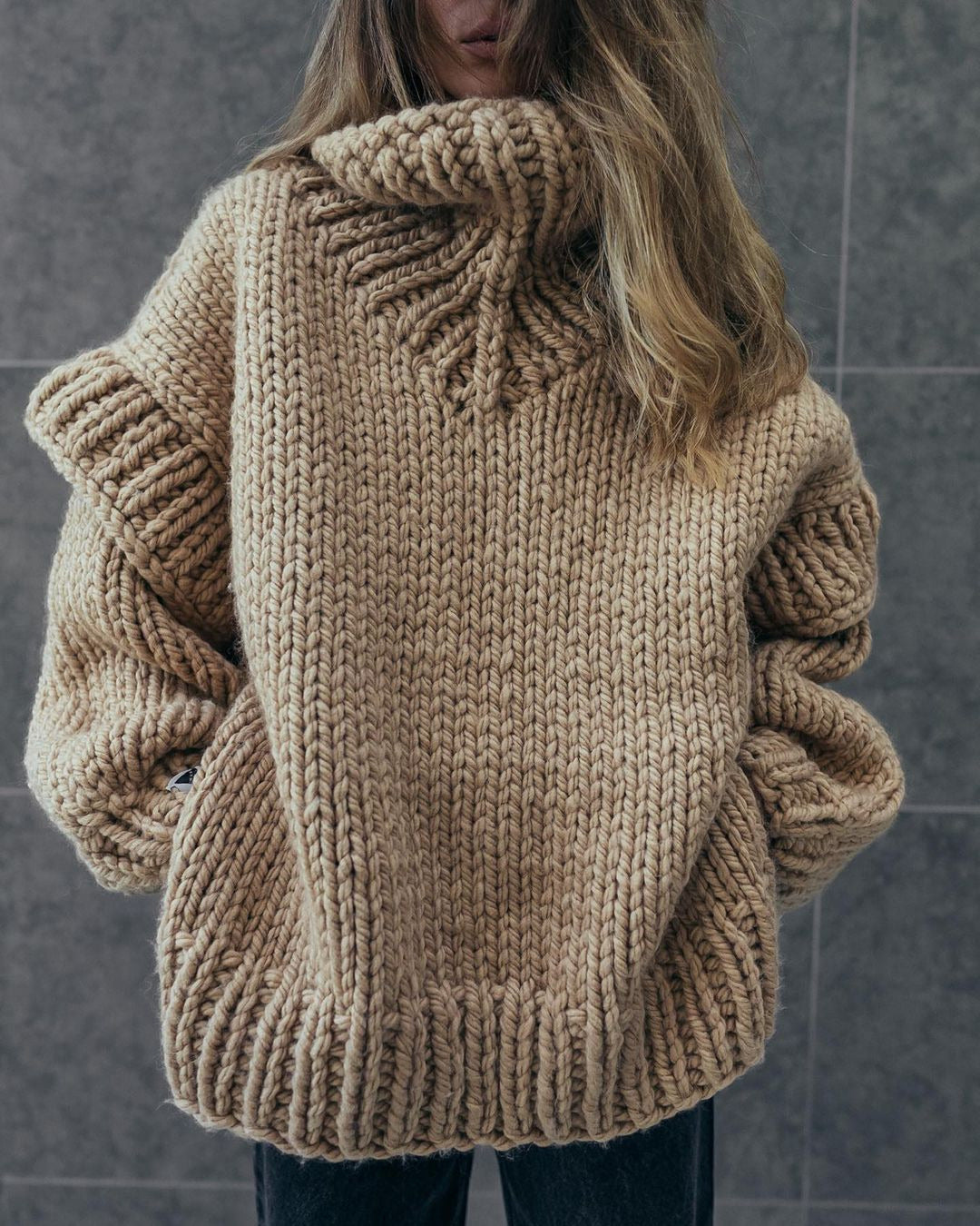 Damen Oversized Strickpullover mit hohem Kragen und voluminösen Ärmeln Stilzeits