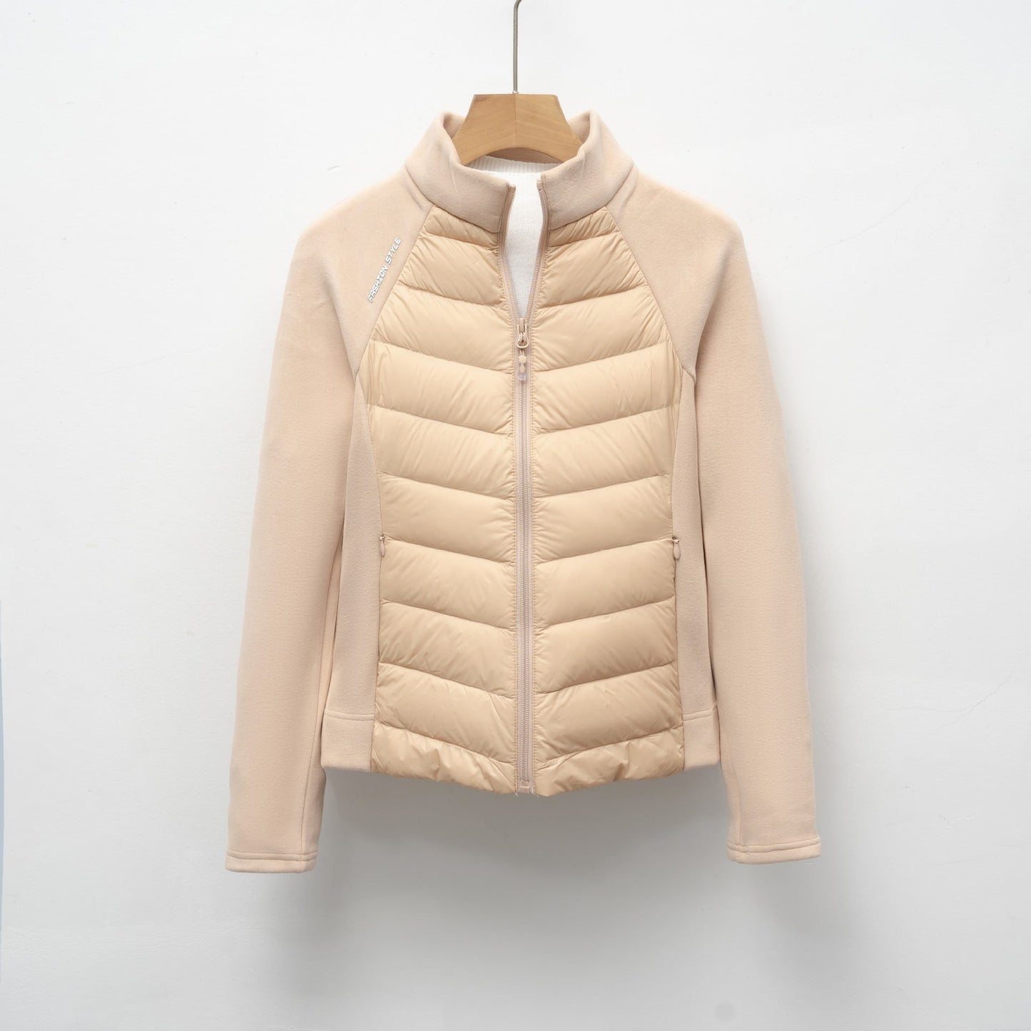 Damen gesteppte Sportjacke mit hohem Kragen und funktionalen Reißverschlusstaschen Stilzeits