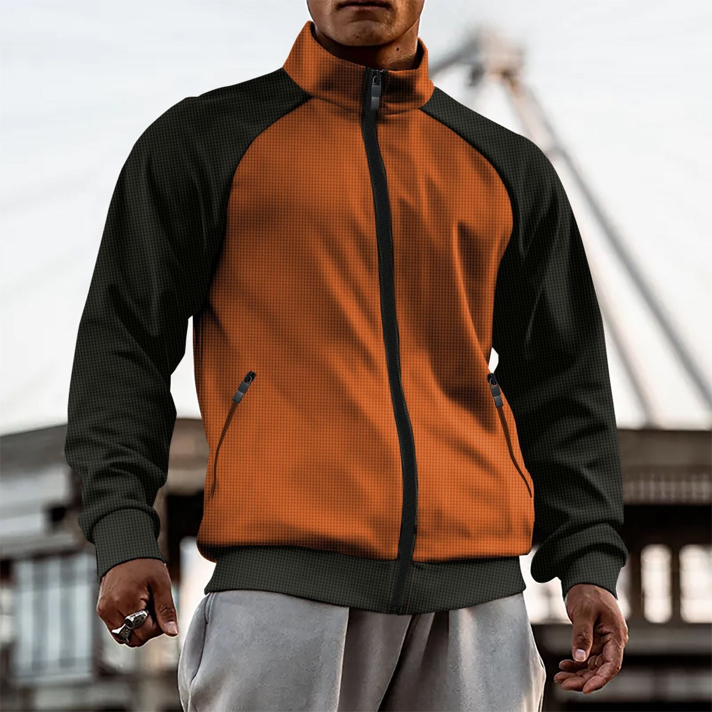 Herren sportliche Jacke mit funktionalen Taschen und hochgezogenem Kragen Stilzeits