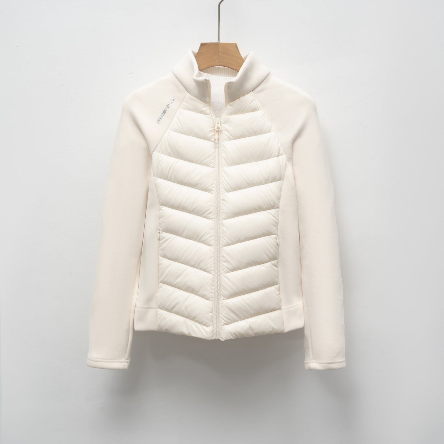 Damen gesteppte Sportjacke mit hohem Kragen und funktionalen Reißverschlusstaschen Stilzeits