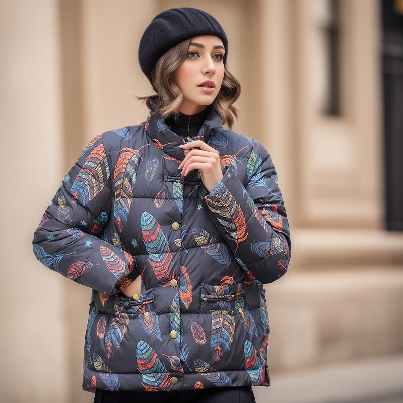 Damen gesteppte Winterjacke mit buntem Kunstdesign und praktischen Taschen Stilzeits