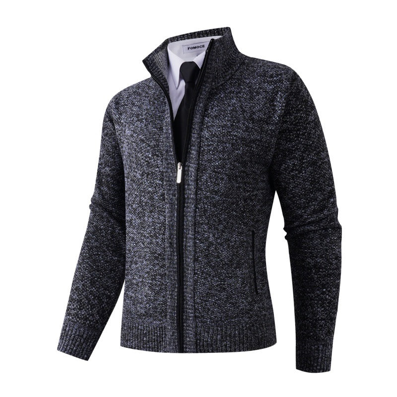 Herren stylische Strickjacke mit hohem Kragen und praktischen Taschen Stilzeits