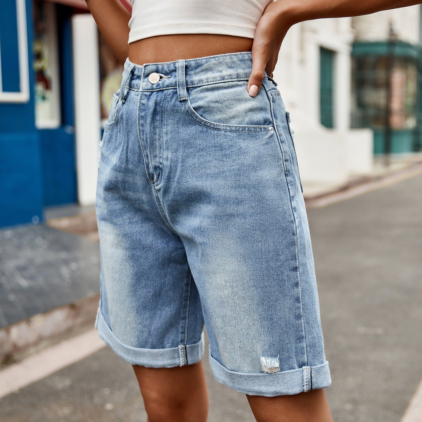 Damen entspannte Denim-Shorts mit umgeschlagenem Saum Stilzeits
