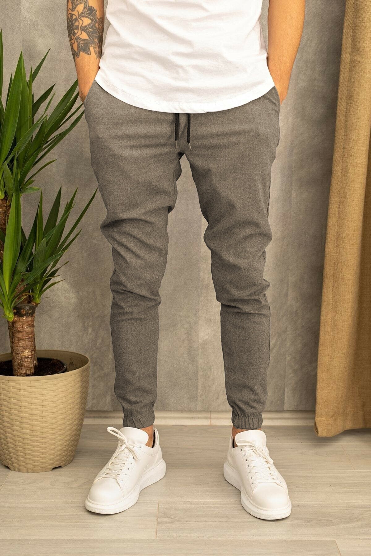 Herren Slim-Fit Jogginghose mit elastischem Bund und praktischen Seitenklapptaschen Stilzeits