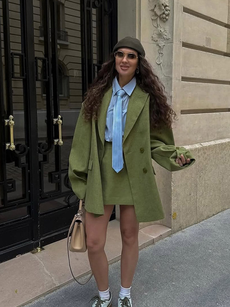 Damen Elegante Blazerjacke mit strukturiertem Stoff und passendem Minirock Stilzeits