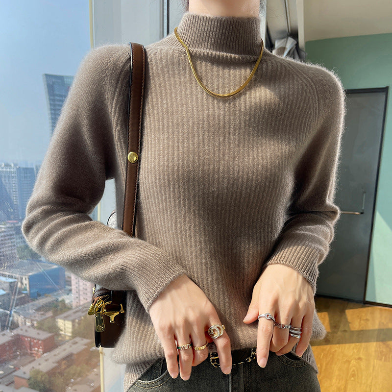 Damen Strickpullover mit hohem Kragen und feiner Rippstruktur Stilzeits