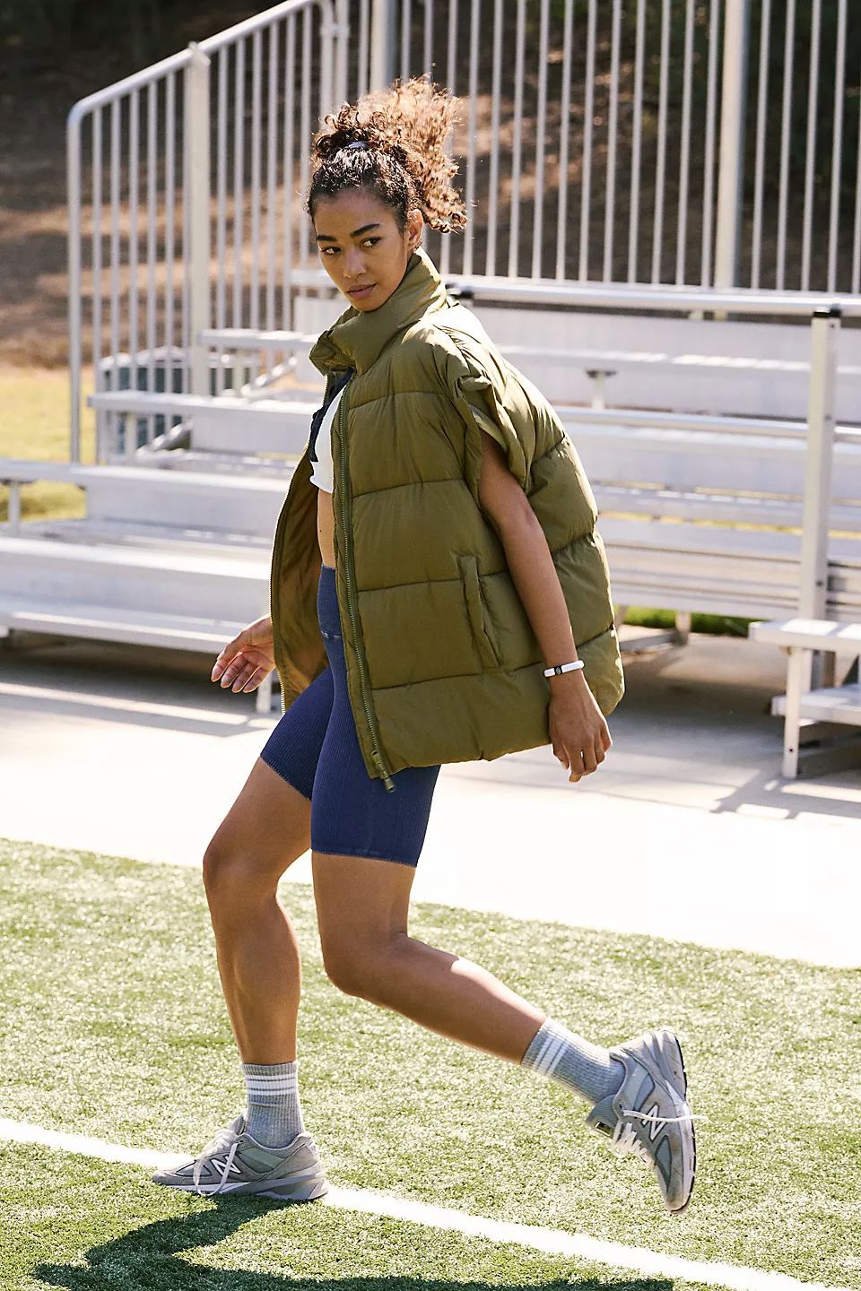 Damen Wattierte Steppweste mit hohen Kragen und praktischen Taschen Stilzeits