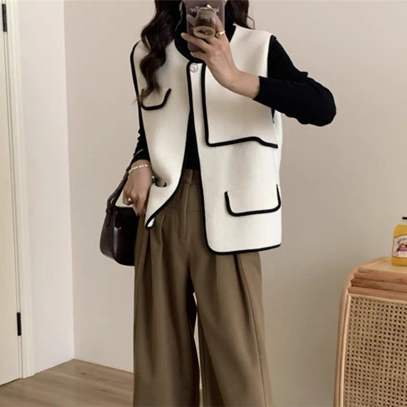 Damen Stilvolle Weste mit kontrastierenden Taschen und Knopfdetails Stilzeits