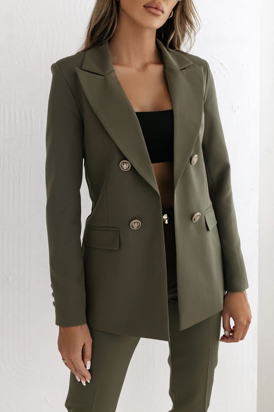 Damen Eleganter Double-Breasted Blazer mit goldenen Knöpfen und moderner Passform Stilzeits
