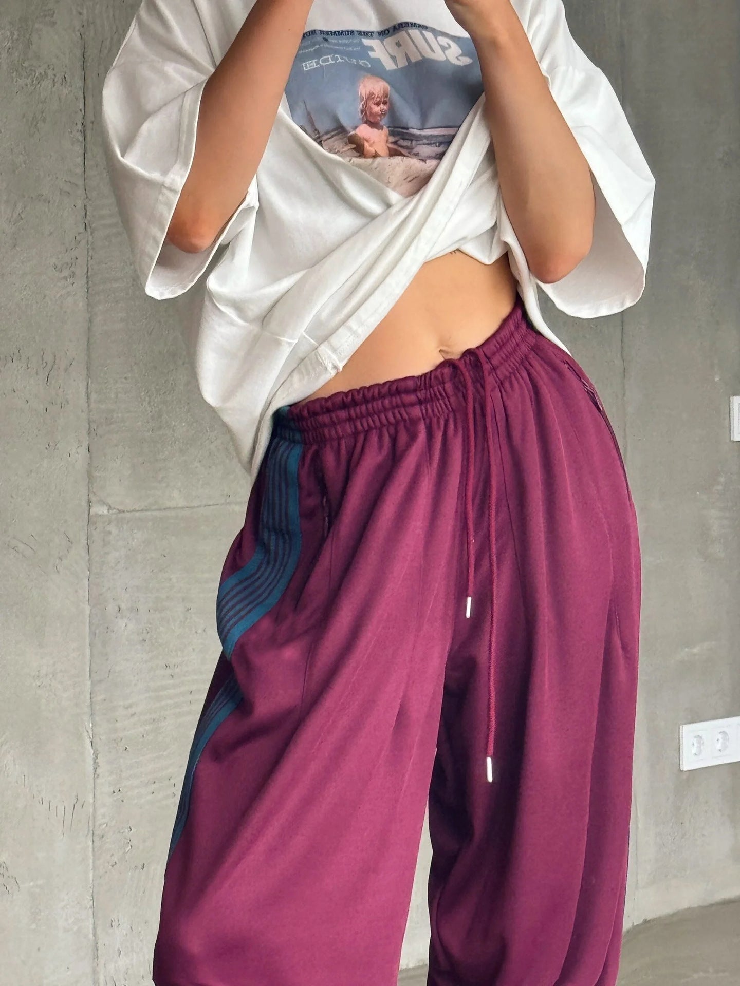 Damen weite Sporthose mit diagonalen Streifen Stilzeits