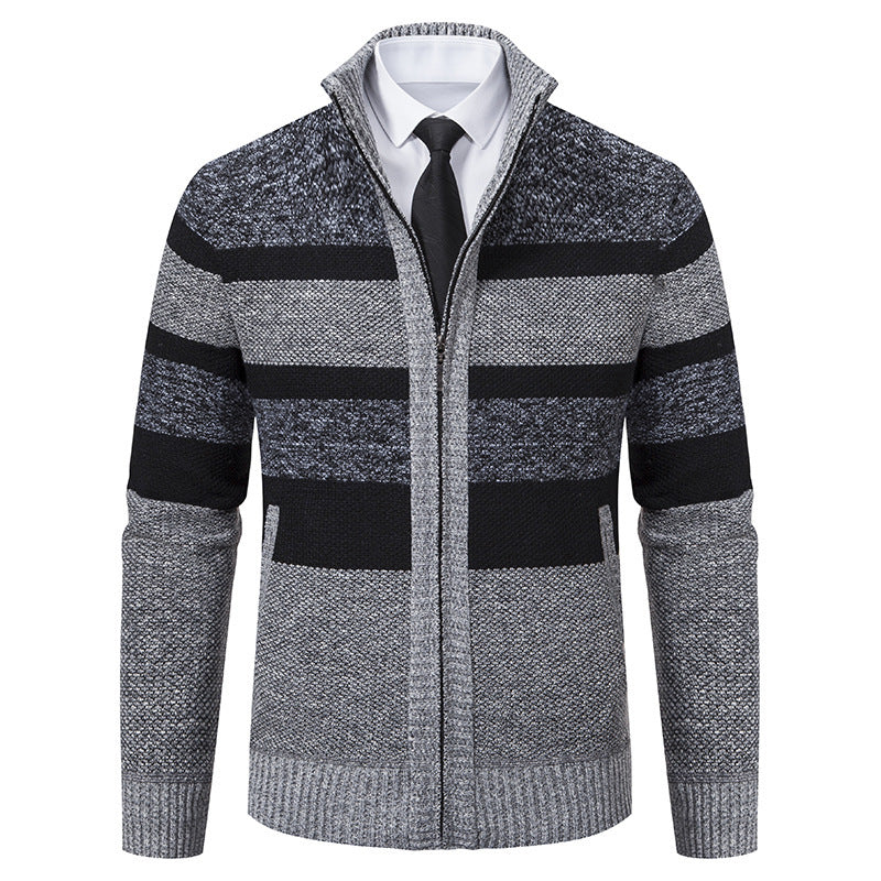Herren modischer Strickjacke mit hohem Kragen und gestreiftem Design Stilzeits